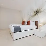 Fl 1 Thelodge - Charming Retreat By Homely
