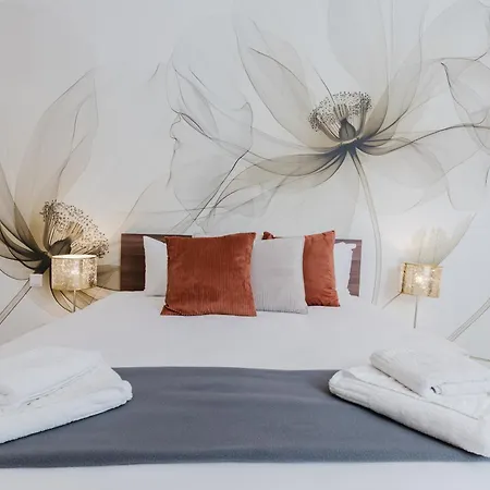 Fl 1 Thelodge - Charming Retreat By Homely *