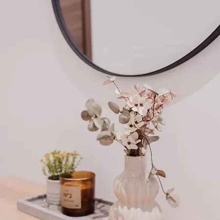 Fl 1 Thelodge - Charming Retreat By Homely