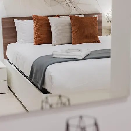 Fl 1 Thelodge - Charming Retreat By Homely *