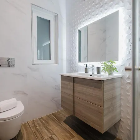 Fl 1 Thelodge - Charming Retreat By Homely *