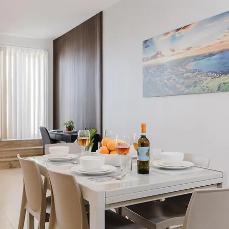 Fl 1 Thelodge - Charming Retreat By Homely