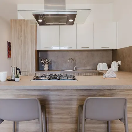 Fl 1 Thelodge - Charming Retreat By Homely Διαμέρισμα *