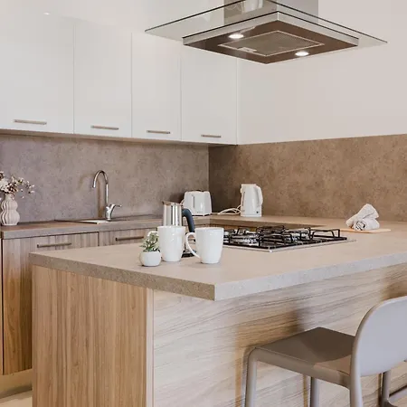 Fl 1 Thelodge - Charming Retreat By Homely