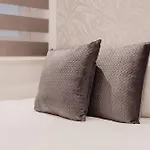 Fl 1 Thelodge - Charming Retreat By Homely 아파트 멜리에하