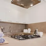 Fl 1 Thelodge - Charming Retreat By Homely 멜리에하