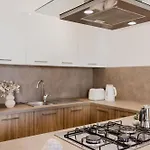 Fl 1 Thelodge - Charming Retreat By Homely 아파트 멜리에하