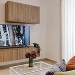 아파트 Fl 1 Thelodge - Charming Retreat By Homely 멜리에하