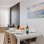Fl 1 Thelodge - Charming Retreat By Homely