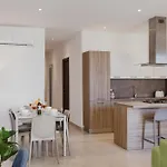 Fl 1 Thelodge - Charming Retreat By Homely 멜리에하