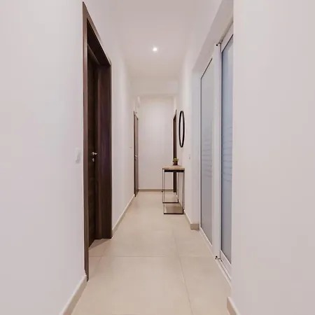 Fl 1 Thelodge - Charming Retreat By Homely *